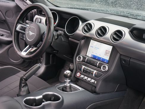 Used 2022 Ford Mustang GT RWD image 13