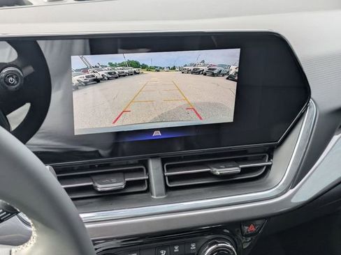 New 2026 Chevrolet Trax ACTIV w/ Sunroof Package FWD image 19