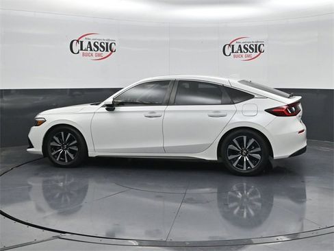 Used 2024 Honda Civic EX-L image 2