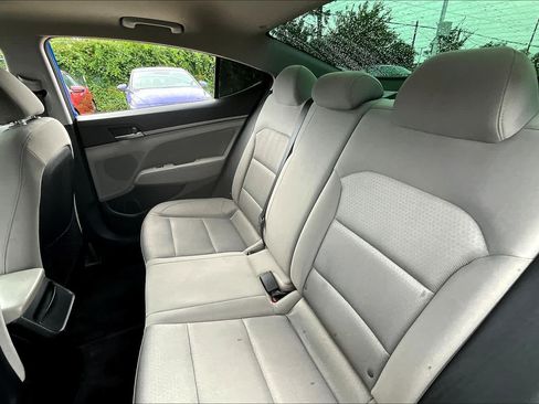 Used 2018 Hyundai Elantra Value Edition FWD image 20