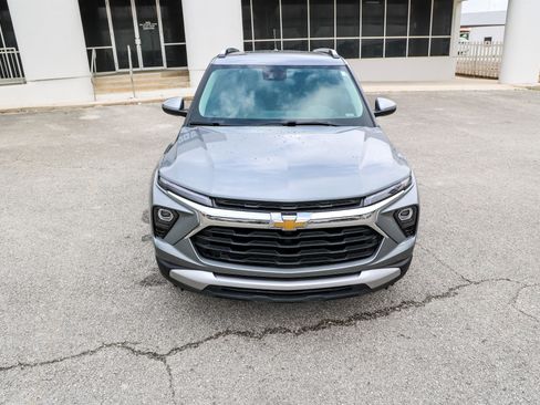 Used 2025 Chevrolet TrailBlazer LT AWD/4WD image 4