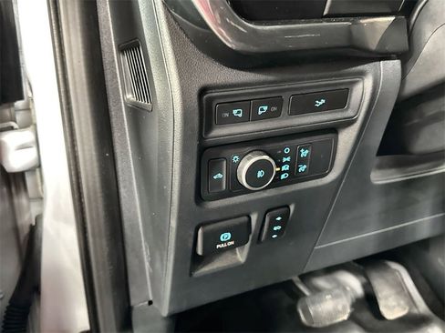 Used 2022 Ford F150 XLT w/ Equipment Group 302A High image 16