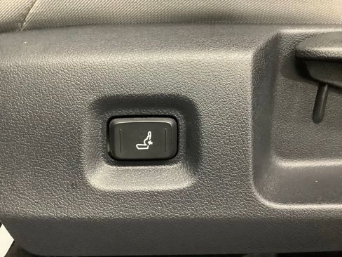 Used 2024 Toyota Tacoma SR5 AWD/4WD image 14