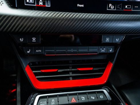 Used 2023 Audi RS e-tron GT image 46