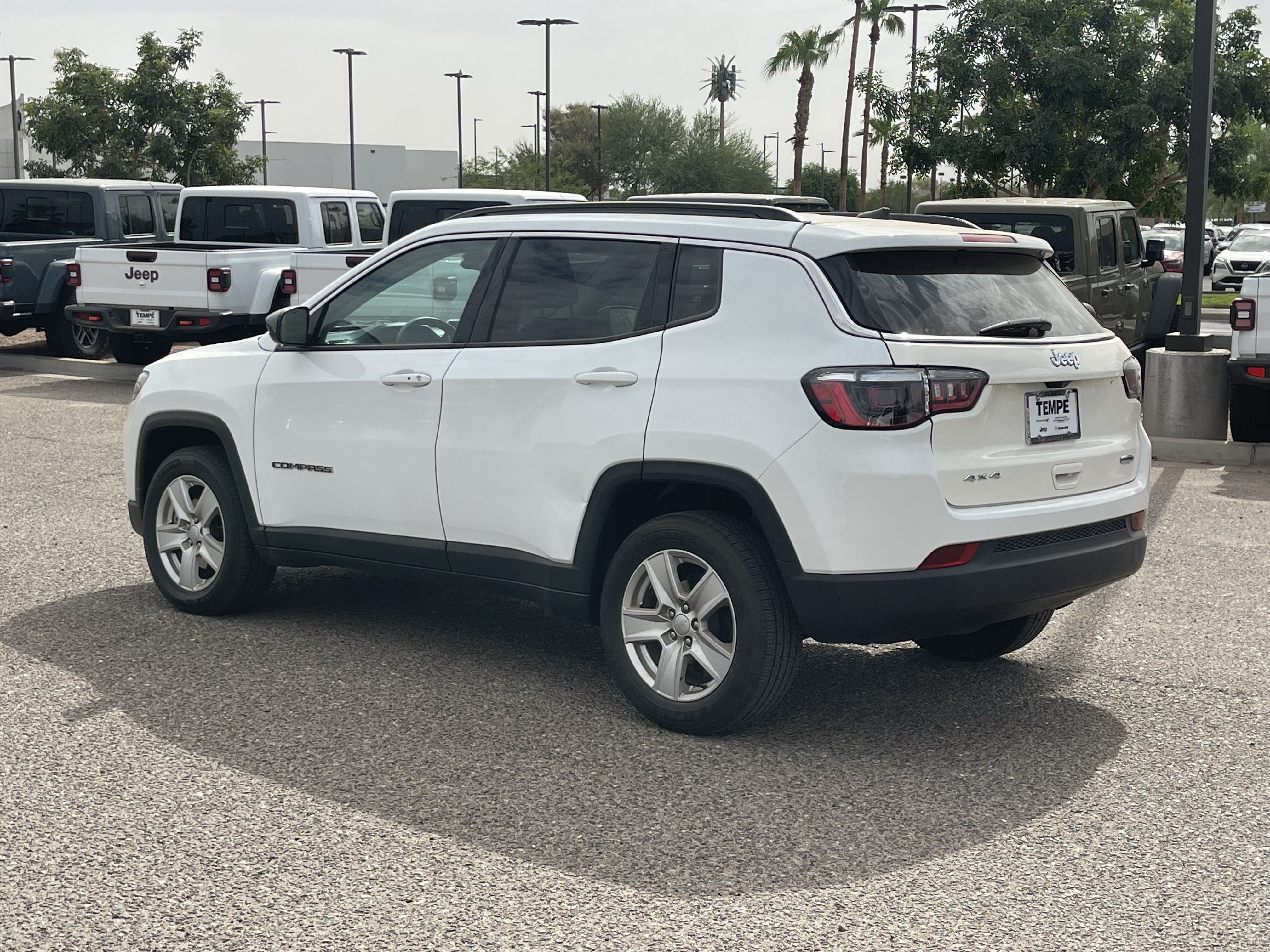 Certified 2022 Jeep Compass Latitude w/ Convenience Group AWD/4WD image 4