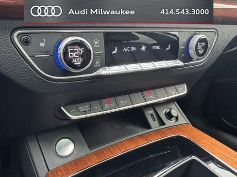 Used 2023 Audi Q5 2.0T Premium w/ Convenience Package image 18