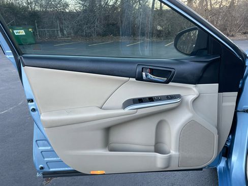 Used 2013 Toyota Camry XLE image 10