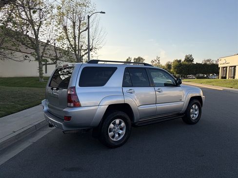 Used 2004 Toyota 4Runner SR5 RWD image 4