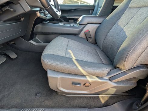 Used 2024 Ford Expedition XLT AWD/4WD image 16