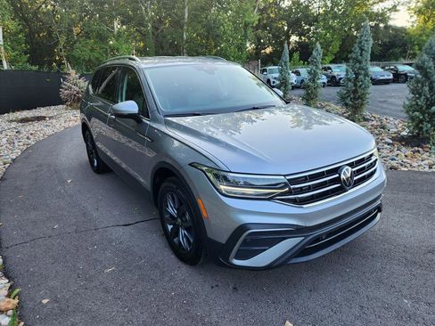 Certified 2023 Volkswagen Tiguan SE image 7
