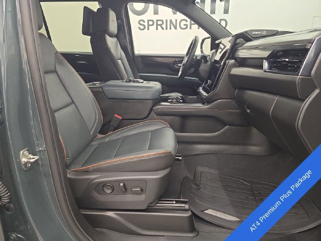Used 2026 GMC Yukon AT4 w/ AT4 Premium Plus Package AWD/4WD image 10