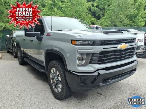 Used 2025 Chevrolet Silverado 2500 Custom w/ Custom Value Package AWD/4WD image 5