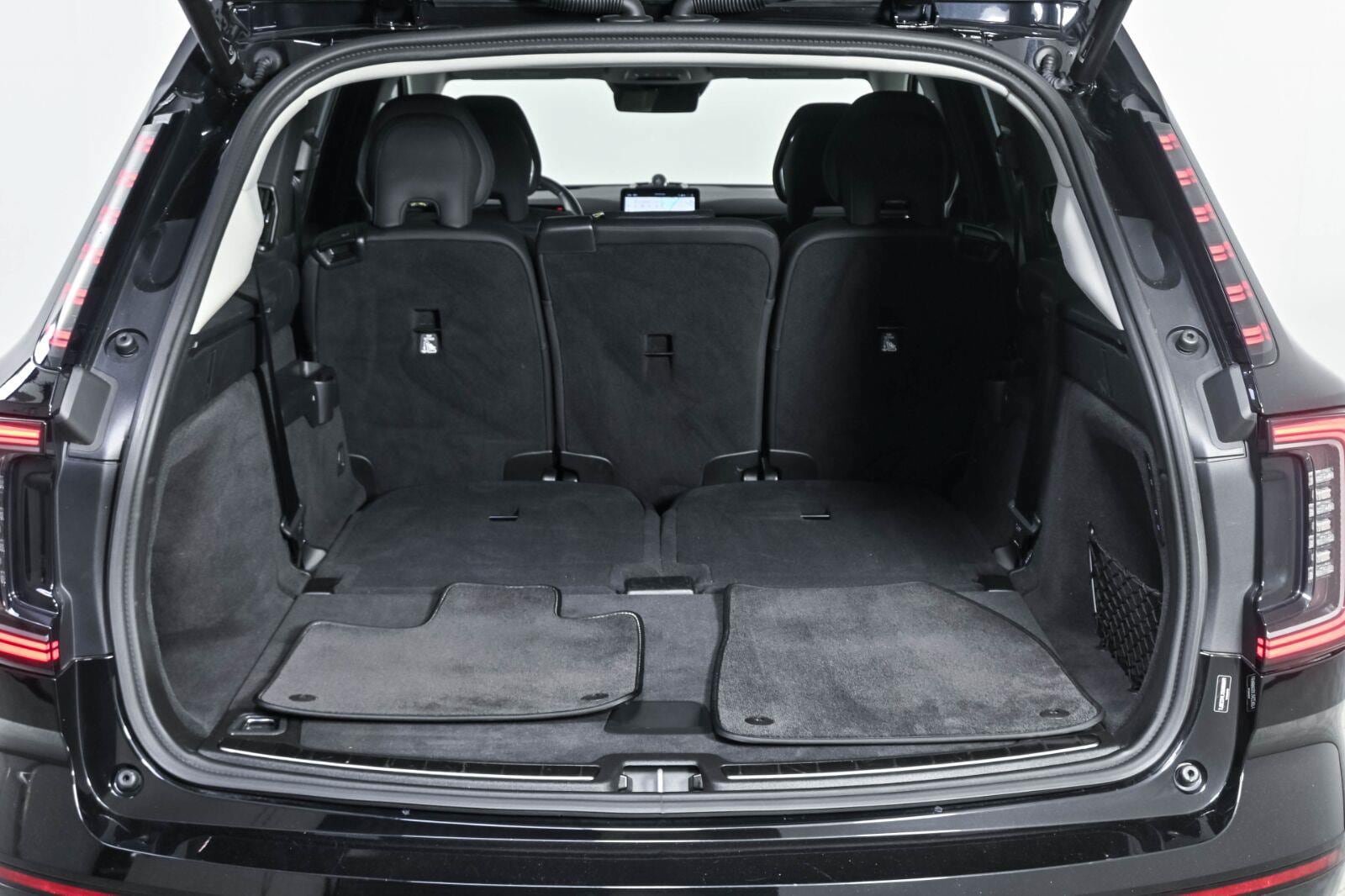 Certified 2025 Volvo EX90 Ultra AWD/4WD image 31