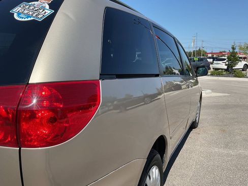 Used 2007 Toyota Sienna LE FWD image 8