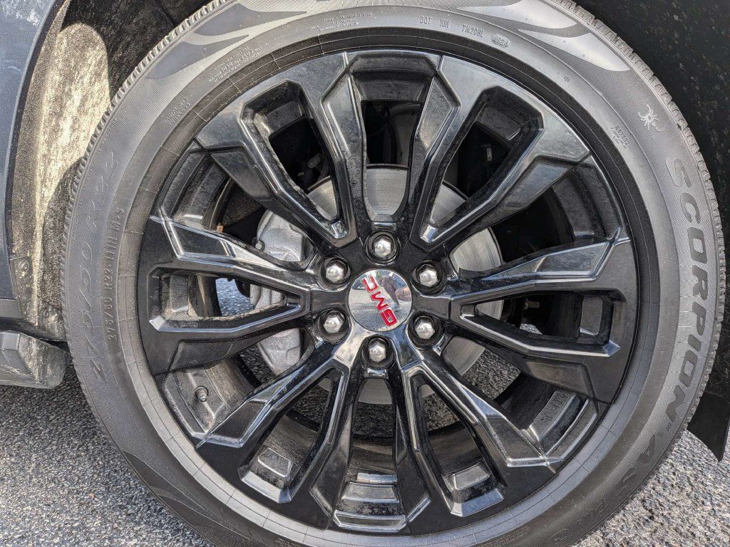 Used 2021 GMC Yukon Denali w/ Denali Ultimate Package AWD/4WD image 11