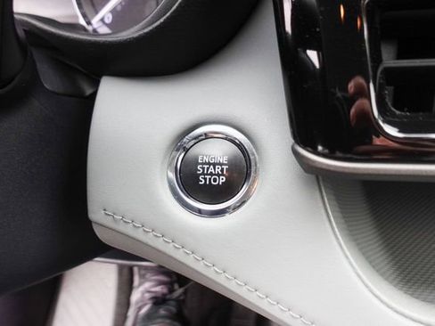 Certified 2023 Toyota Highlander L image 25