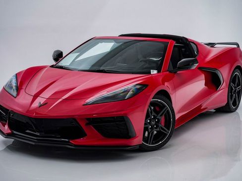 Used 2021 Chevrolet Corvette Stingray Preferred Cpe w/ Z51 Performance Package image 3