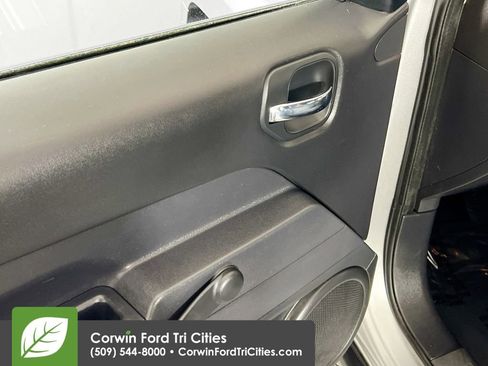 Used 2016 Jeep Patriot Sport image 12