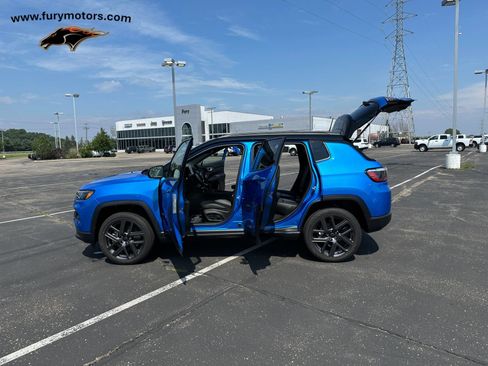 New 2025 Jeep Compass Limited w/ Sun & Sound Group AWD/4WD image 37