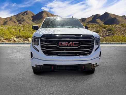 Used 2025 GMC Sierra 1500 AT4 w/ Technology Package AWD/4WD image 4