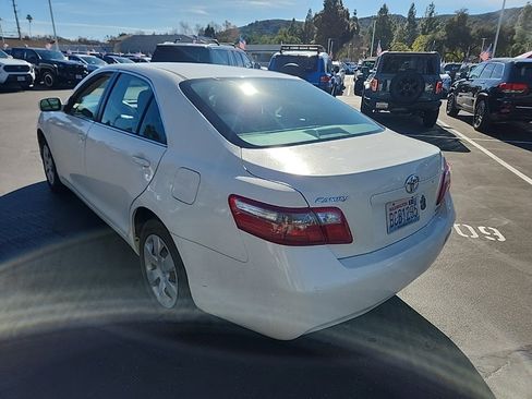 Used 2009 Toyota Camry image 3