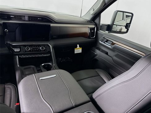 New 2026 GMC Sierra 3500 Denali w/ Denali Reserve Package image 19