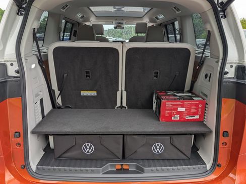 Used 2025 Volkswagen ID. Buzz 1st Edition AWD/4WD image 19