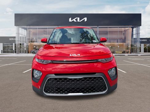 Certified 2022 Kia Soul LX FWD image 7