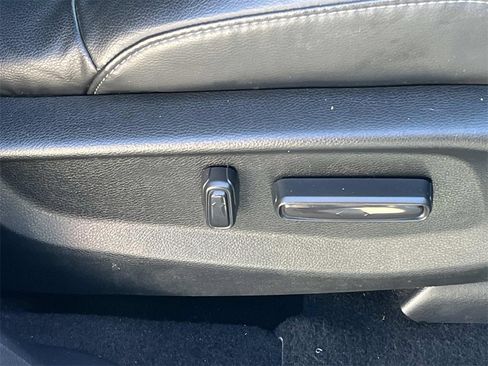 Used 2018 Honda CR-V Touring image 19