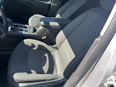 Used 2020 Chevrolet Equinox LT w/ Driver Convenience Package FWD image 17