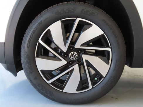 New 2025 Volkswagen Atlas SEL image 30