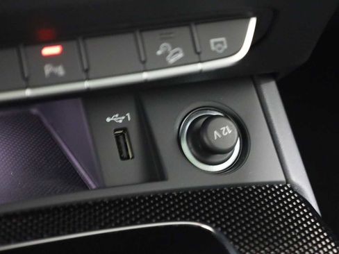 Used 2024 Audi SQ5 Premium Plus w/ Premium Plus Package image 32