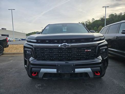 Used 2024 Chevrolet Traverse Z71 w/ Enhanced Driving Package image 2