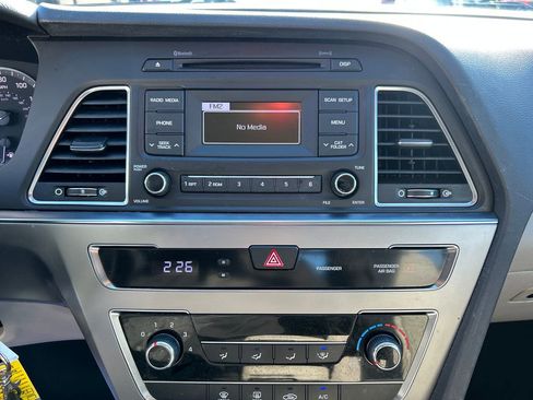 Used 2017 Hyundai Sonata SE image 19