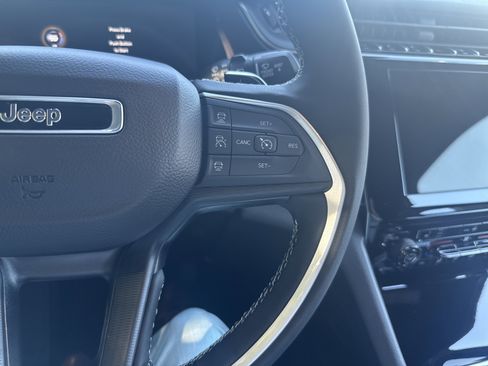 New 2025 Jeep Grand Cherokee L Altitude image 20