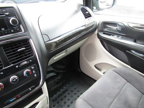Used 2013 RAM C/V Tradesman FWD image 17