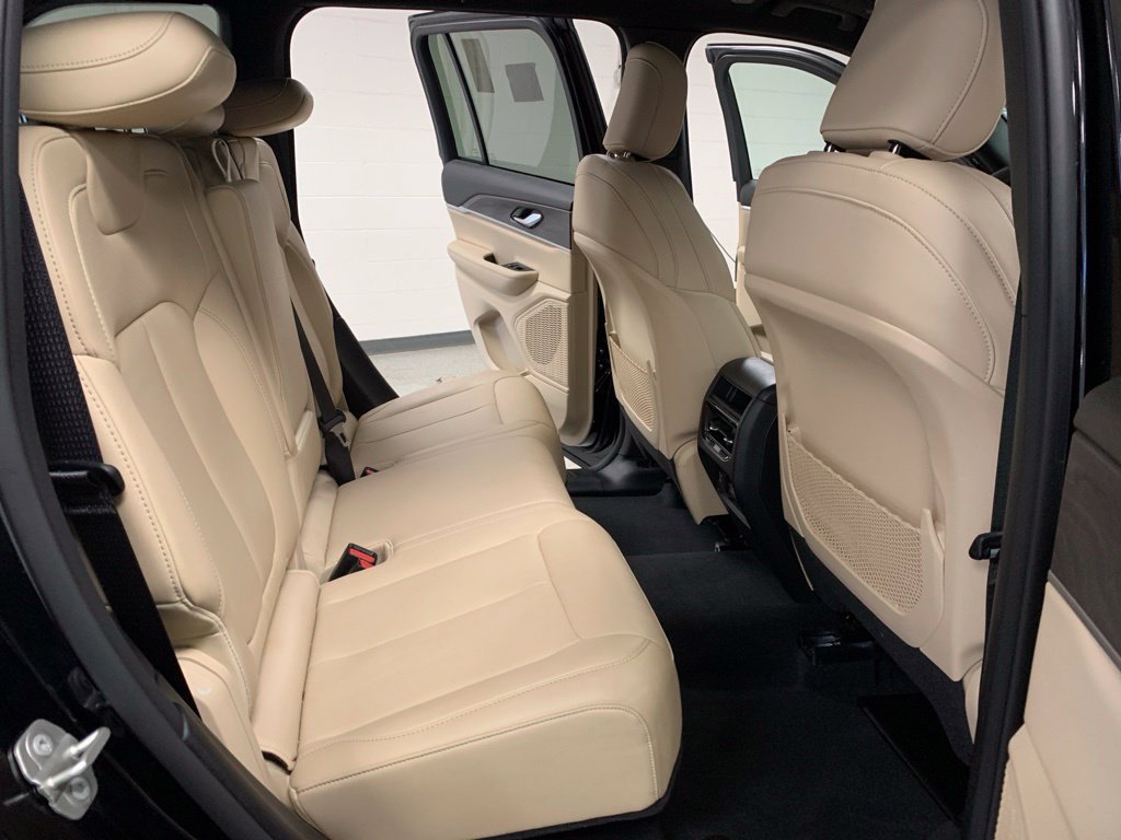 Used 2023 Jeep Grand Cherokee Limited RWD image 6