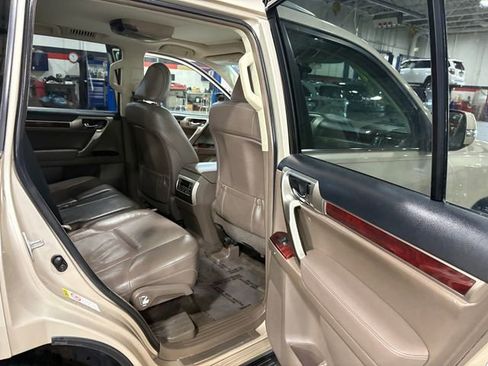 Used 2011 Lexus GX 460 w/ Comfort Plus Pkg image 20