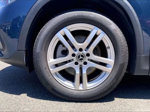 Used 2023 Mercedes-Benz GLA 250 4MATIC w/ Premium Package image 5