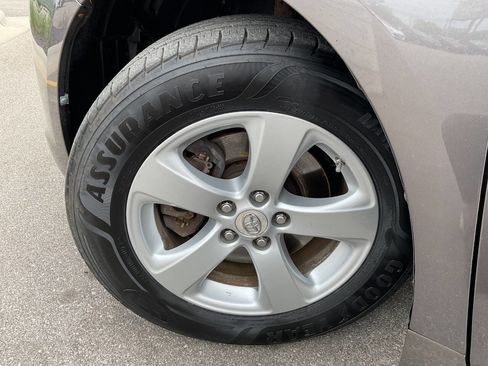 Used 2011 Toyota Sienna LE FWD image 44