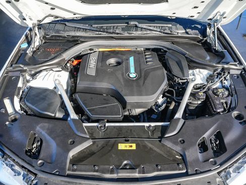 Used 2018 BMW 530e w/ M Sport Package 2 image 25
