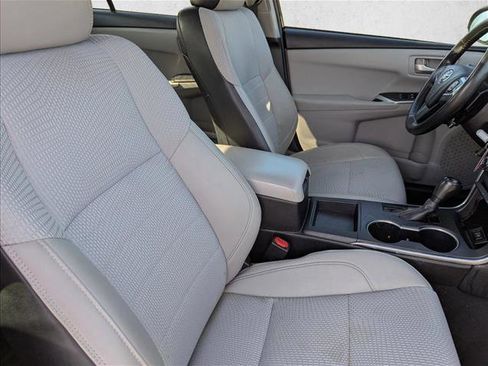 Used 2016 Toyota Camry SE image 28