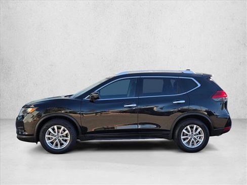 Used 2017 Nissan Rogue SV image 9