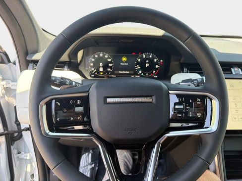 New 2026 Land Rover Discovery Sport Landmark AWD/4WD image 23