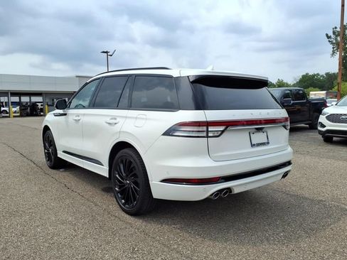 Used 2023 Lincoln Aviator Reserve w/ Jet Package AWD/4WD image 5