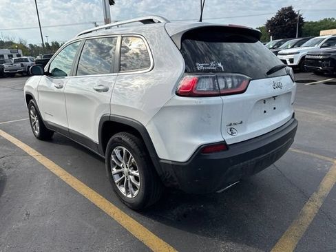 Used 2021 Jeep Cherokee Latitude Lux w/ Mopar Interior Package AWD/4WD image 4