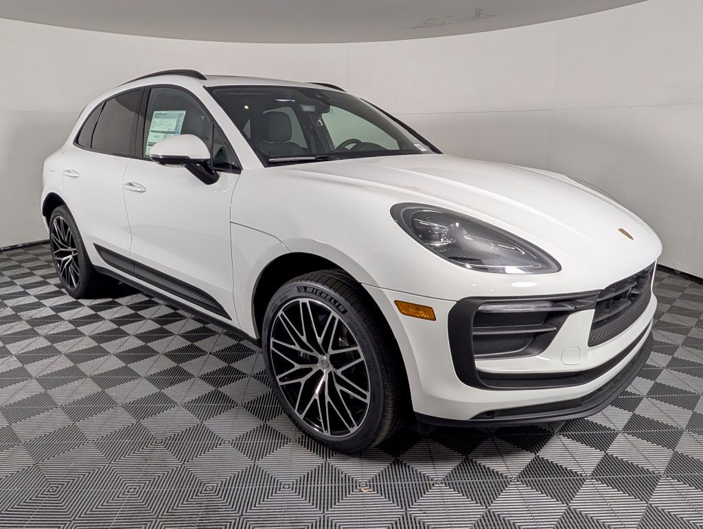 New 2026 Porsche Macan AWD/4WD image 9