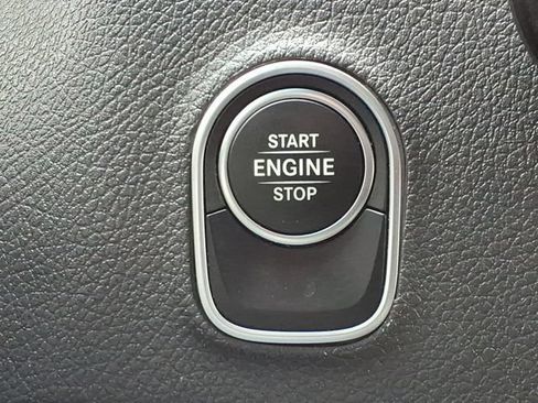 Used 2025 Mercedes-Benz Sprinter 2500 image 25