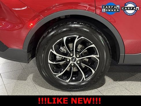 Used 2025 Lincoln Nautilus Premier w/ Equipment Group 102A image 11