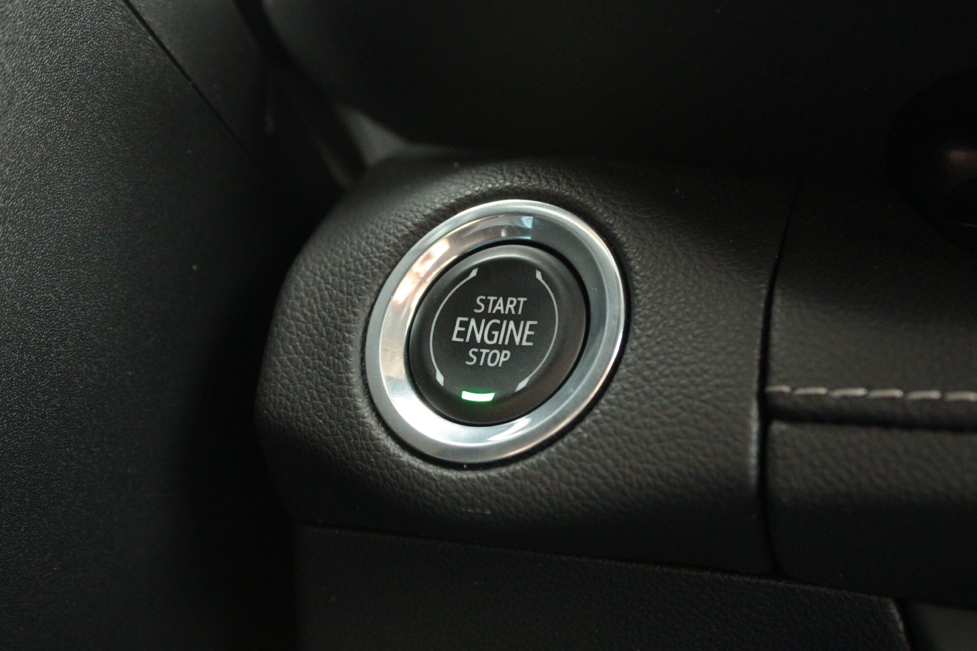 Used 2022 Buick Envision Avenir w/ Technology Package II FWD image 42